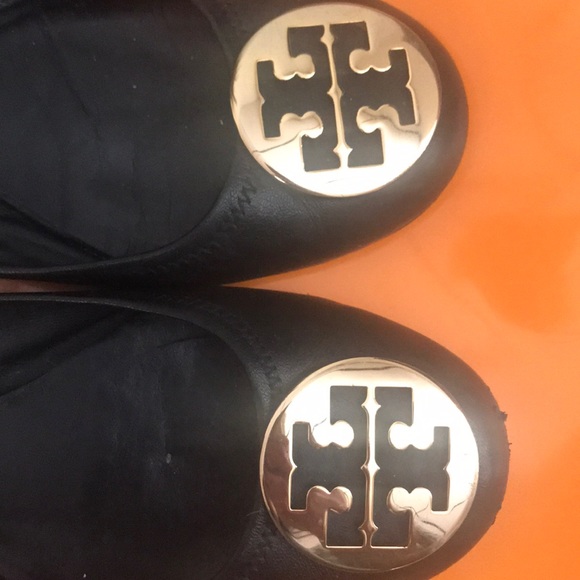 Tory Burch Reva Ballet Flats with Gold Logo - Picture 6 of 7